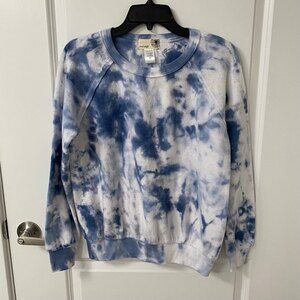 Everleigh Long Sleeve Crew Neck Tie Dye Sweatshirt . Blue/White Tie Dye. SP.